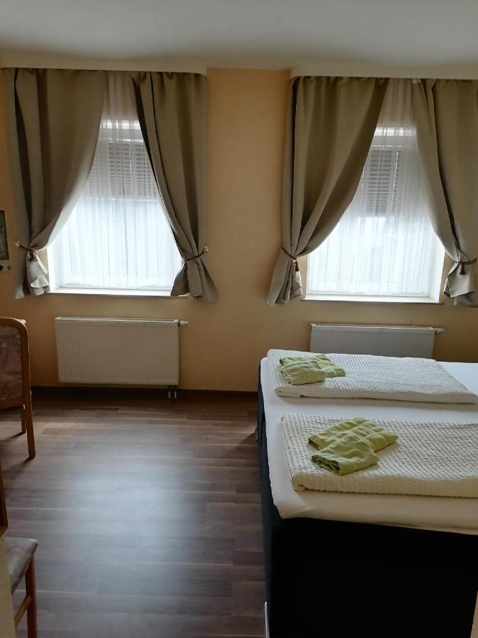 Pension Kuehnauer Hof Dessau-Rosslau Extérieur photo