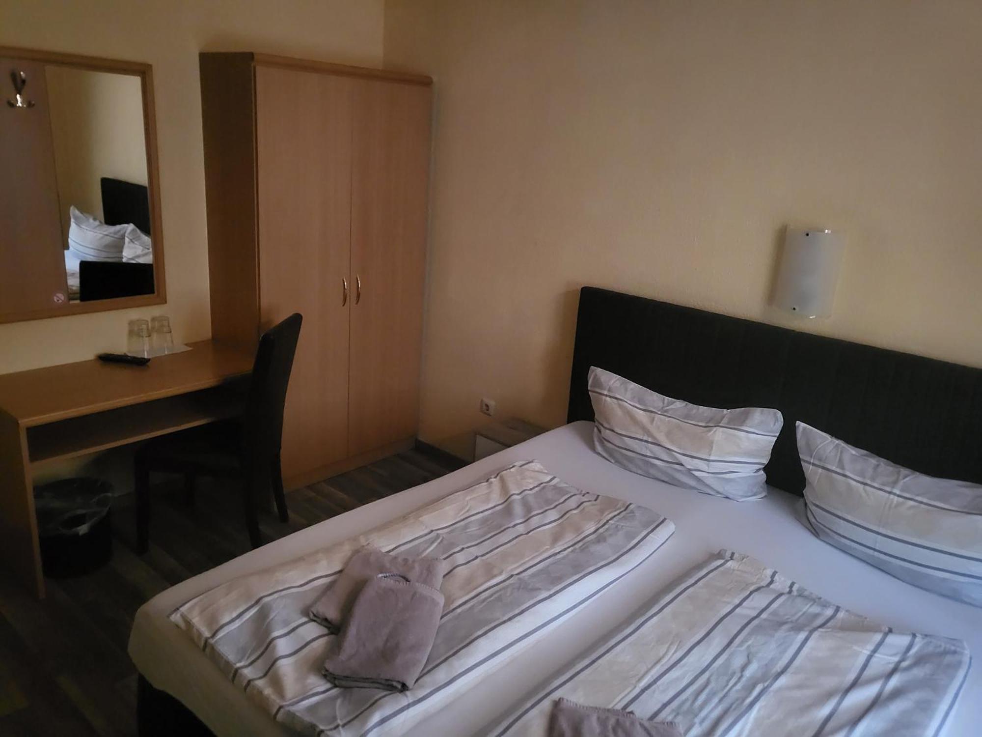 Pension Kuehnauer Hof Dessau-Rosslau Extérieur photo
