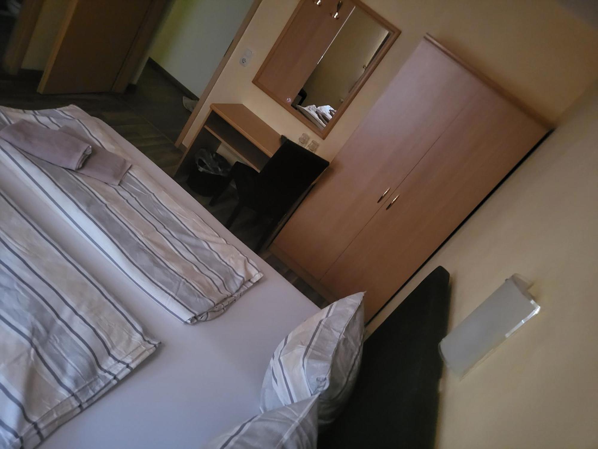 Pension Kuehnauer Hof Dessau-Rosslau Extérieur photo